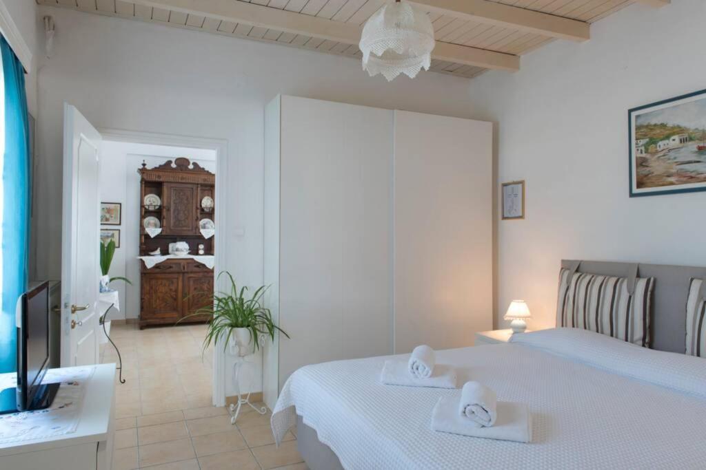 Palmaya Villa, Unique Seafront Experience Vagia  Exterior photo